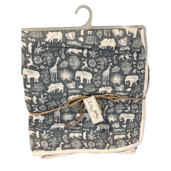 Lila & Jack Muslin Baby Blanket Blue Safari Animals Oversized Cotton Quilt New - Picture 1 of 8
